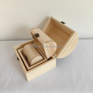 Coffre au trésor <span class=keywords><strong>pirate</strong></span> en bois brut, disponible en différentes tailles et styles, parfait pour le rangement, les projets de bricolage et la décoration - Product Image 5