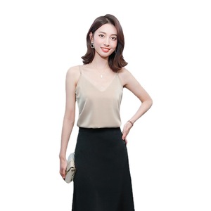 Summer Seamless Ice Silk Vest Women Spaghetti Strap V-Neck Inner Layer Sleeveless Top Solid Color Polyester Base Layer - Product Image 5