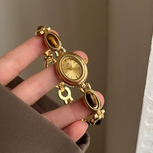 Montre-bracelet à quartz vintage pour femme, édition personnalisée de luxe, boîtier ovale compact en alliage, style rétro-chic, bijou adorable - Product Image 1