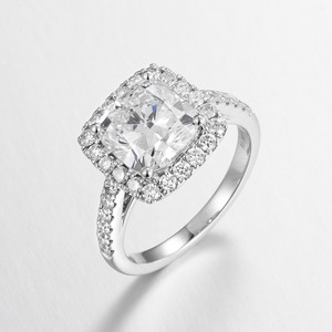 แหวนเพชรทรงคุชชั่น 3.0 กะรัต เพชรเลี้ยงในห้องปฏิบัติการ ทองคำขาวแท้ 14K แบบสั่งทำพิเศษ |   เพชรทรงคุชชั่นที่สร้างในห้องปฏิบัติการ ได้รับการรับรองจาก IGI สำหรับงานแต่งงาน - Product Image 1
