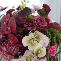 Kunstbloemen guirlandes rode bruiloft hoofdmaat bloemstuk voor bruiloftdecoratie & leveranciers
