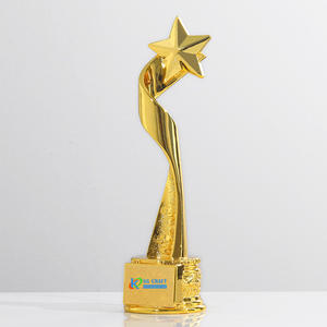 أفضل المبيعات بسعر الجملة جائزة مخصصة من مادة الراتنج تذكارية كأس كرة قدم كأس لكرة القدم - Product Image 1