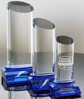 Trophée de verre cristal cylindrique oblique personnalisé de haute qualité avec base bleue Produits en vedette