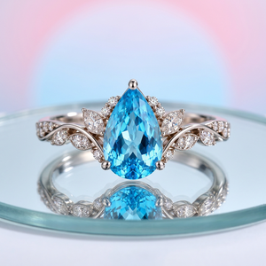 Bague de fiançailles en argent sterling 925 avec topaze bleue suisse taille poire et motif feuille de vigne, bijoux personnalisés en pierres précieuses, fabricant grossiste - Product Image 4