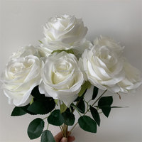 B1448 Composition florale en soie faite à la main de haute qualité, roses artificielles crème blanches à 9 têtes, bouquet pour la Saint-Valentin et les mariages