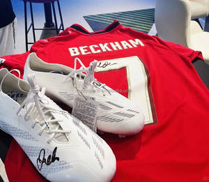 Auténtica Camiseta de Fútbol de Ronaldo 9 y Vini Jr 7, Doble Autografía, Enmarcada, Certificada por Beckett PSA Icons Memorabilia - Product Image 3