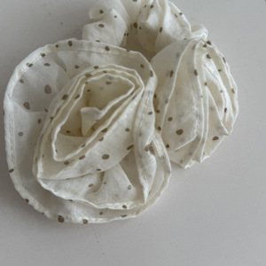 Chouchou en tissu à pois Rose Française, accessoires de cheveux élégants pour femmes pour mariage et fête - Product Image 4