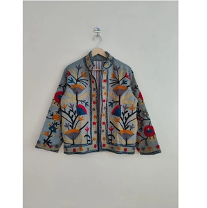 Fabrication indienne veste Suzani brodée vêtements d'extérieur culturels avec des détails authentiques disponibles pour l'approvisionnement en gros - Product Image 1