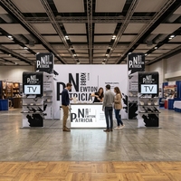 Stand d'exposition portable en aluminium 10x20 avec éclairage LED, arche et étagères pour salon professionnel
