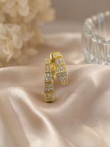 Orecchini Geometrici a Cerchio Placcati Oro con Cristalli e Strass, Minimalisti per Uso Quotidiano, Unisex - Product Image 3