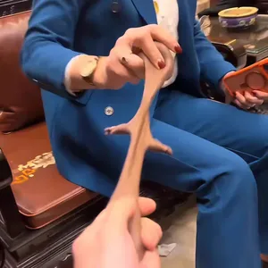 Bambola Nera Morbida e Divertente da Spremere, Giocattolo Antistress a Lenta Risalita per Adulti e Bambini, Ideale per la Casa e come Regalo - Product Image 6