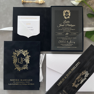 Invitations personnalisées en daim noir personnalisé boîtes de mariage en acrylique boîte de présentation doublée de velours feuille d'or avec pompon - Product Image 1