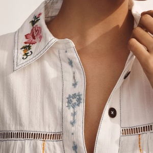 Robe d'été pour femmes en coton 100% sur mesure OEM, sans manches, broderie florale, mini robe en coton, robe décontractée pour femmes - Product Image 2
