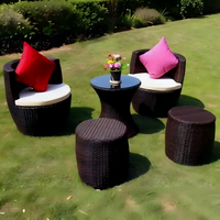 Ensemble de table et de chaises en plastique amovibles pour l'extérieur, trois ou cinq pièces, design minimaliste moderne pour balcon et salles à manger