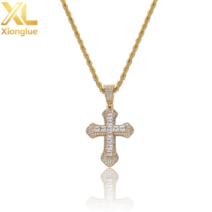 Nouvel Arrivage Collier Pendentif Croix en Cuivre Plaqué Or 18K, Zirconiums Sertis Effet Glacé - Product Image 3