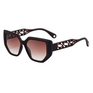 Gafas de sol estilo europeo con forma de ojo de gato para mujer, montura negra, protección UV400, gafas de sol modernas con patillas huecas - Product Image 1