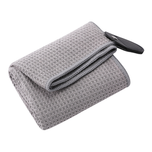 Serviettes de golf magnétiques originales avec clips, <span class=keywords><strong>broderie</strong></span> et impression personnalisées - Product Image 3