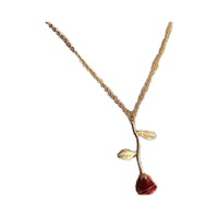 Nouveau collier en argent plaqué or tendance pour femmes, pendentif fleur verticale rouge avec rose et perle, cadeau élégant pour couple