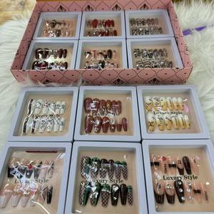 <span class=keywords><strong>Ongles</strong></span> pressés <span class=keywords><strong>de</strong></span> luxe avec logo personnalisé, pointes 3D personnalisées avec strass, <span class=keywords><strong>faux</strong></span> <span class=keywords><strong>ongles</strong></span> en acrylique, <span class=keywords><strong>ongles</strong></span> artificiels - Product Image 5