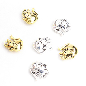 Ciondolo a forma di topo con orecchie e <span class=keywords><strong>coda</strong></span> arricciata in lega di zinco per braccialetti dello zodiaco cinese - Product Image 2