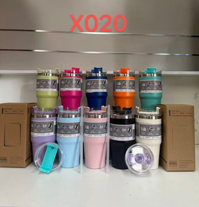 Tumbler in Acciaio Inossidabile Liscio da 20 Oz, Tazza da Viaggio a Doppia Parete con Isolamento Sottovuoto e Coperchio, Design Minimalista - Product Image 3