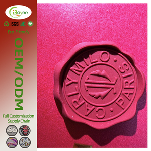 Etiquetas termoadhesivas de TPU de alta calidad con logotipo en relieve 3D para ropa - Product Image 1