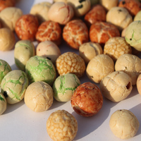 Aperitivos de granos de cacahuetes surtidos, tostados y crujientes, surtidos