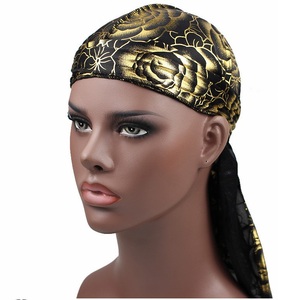 Turban à vagues en <span class=keywords><strong>durag</strong></span> soyeux à <span class=keywords><strong>motif</strong></span> rose pour hommes, vêtements personnalisés pour le cyclisme - Product Image 1