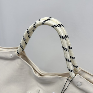 Bolso de Mujer en Forma de Nube, Gran Capacidad, Bolso Bandolera, Bolso de Mano de Moda - Product Image 3