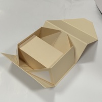 Boîte d'emballage de luxe en carton rigide personnalisée pour vêtements et chaussettes avec fermeture magnétique recyclable