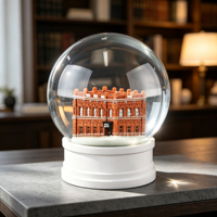 Boule de neige en résine cristalline, bâtiment en briques rouges, boule d'eau en verre, décoration de bureau, paysage miniature de Noël, ornement de table