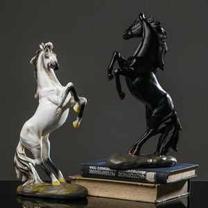 Statua di Cavallo in Resina, Scultura Ornamentale, Figurina Artigianale per Decorazione d'Interni - Product Image 3