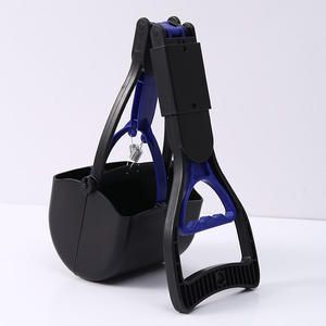 Cuillère à déchets d'extérieur pliante à long manche en plastique pour chat et chien pour utilisation dans le jardin - Product Image 3