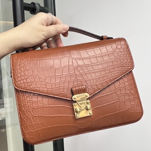 Sac à main à rabat en cuir de crocodile 100% brun avec fermeture à fermoir doré, sac à bandoulière classique pour femme, usage quotidien - Product Image 1