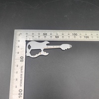Porte-clés multifonction en forme de guitare 12 en 1, outil de poche EDC avec tournevis, ouvre-bouteille, clé à rayons, règle hexagonale, réparation de vélo