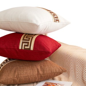 Funda de Cojín Decorativa Navideña de Estilo Rústico Moderno, con Diseño Griego en Rojo, Cuadrada, Suave y Tejida, para Sofá, Cama y Decoración del Hogar - Product Image 2