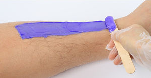 Vente en gros d'haricots de <span class=keywords><strong>cire</strong></span> dure azulène de haute qualité 100g pour l'épilation du corps, du visage, des jambes, de la <span class=keywords><strong>cire</strong></span> dépilatoire pour salon de beauté et usage domestique - Product Image 4