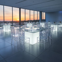 Table de mariage en plastique LED avec base et chaises transparentes en cristal, design moderne, utilisation en extérieur, 16 couleurs