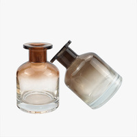 Bouteille en verre cylindrique vide Hongsheng, dégradé blanc intense, 200 ml, pour diffuseur d'aromathérapie, avec bouchon et bâtonnets en rotin, vente en gros usine pour la maison