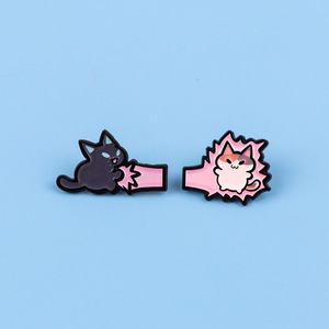Pin Logam Grosir Motif Kartun Kucing & Ikan, Bros Kreatif Cetak UV Logam, Pin Pasangan Hewan untuk Pakaian, Tas & Ransel - Product Image 2