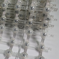 Écran LED en maille pour façade de bâtiment extérieur avec corps en PC, éclairage ponctuel classé IP67 pour effet de rideau de verre