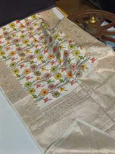 Saris de seda brocada de calidad superior hechos a medida con intrincados bordados y Choli. Ideal para bodas y fiestas - Product Image 2