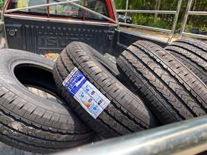 Cubiertas 1756514 ling pneus longs 195 65 15 landsail 245 45 17 21570r16 28575 r16 195 70 r 15 c pneu triangle de haute qualité - Product Image 4