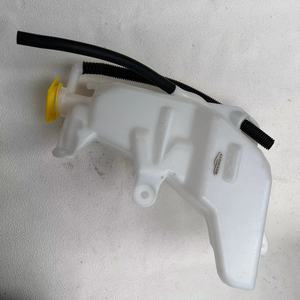 Alfa Romeo & Fiat Récupération du liquide de refroidissement du vase d'expansion pour 11-18 pour Dodge Durango & Jeep Grand Cherokee État d'occasion 5165708AA - Product Image 4