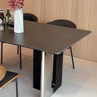 Ensemble table et chaises de salle à manger réglables en acier et dalle de roche, style minimaliste italien