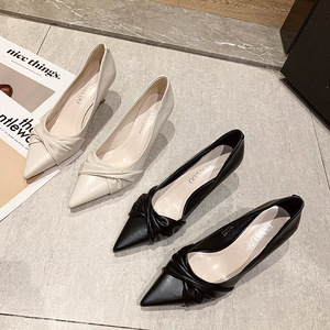 Chaussures fines à talons hauts polyvalents de style français, avec semelle rembourrée et élargie, pour femmes grandes tailles - Product Image 1