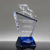 Trophée en cristal noble en gros, forme personnalisée, trophée en verre en forme de taureau pour événement professionnel, cadeau d'entreprise