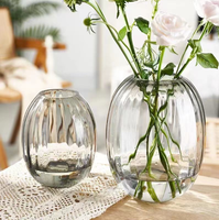 Vase en verre simple et à la mode, fleurs fraîches cultivées dans l'eau de luxe légères décoration de table à manger de salon arrangement de fleurs