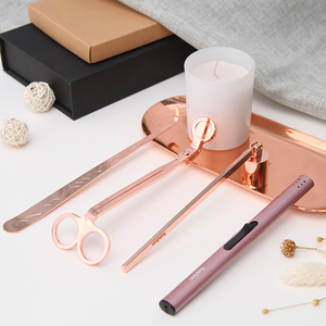 <span class=keywords><strong>Kit</strong></span> d'entretien des bougies en laiton doré de luxe, avec éteignoirs, coupe-mèches, ciseaux et trempettes - Product Image 1