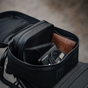 Leyi Accessoires de vélo avec logo personnalisé Sac de moto, Boîte de moto étanche et durable 45L, Sac de casque de moto Tai - Product Image 5